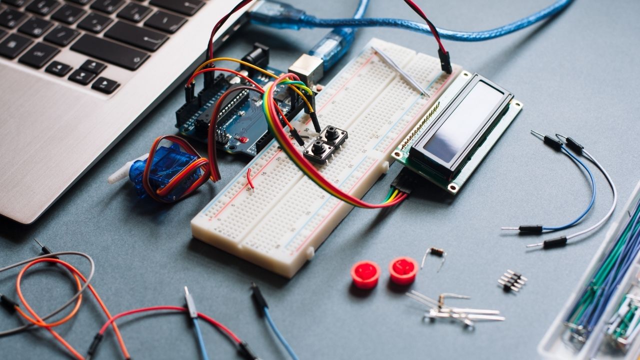 Pendeteksi Jarak dengan Sensor Ultrasonik berbasis Arduino