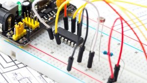 Rangkaian Arduino dengan Breadboard pada Fritzing