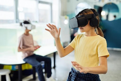Inilah Kecanggihan Teknologi VR dan Penerapannya pada Industri 4.0