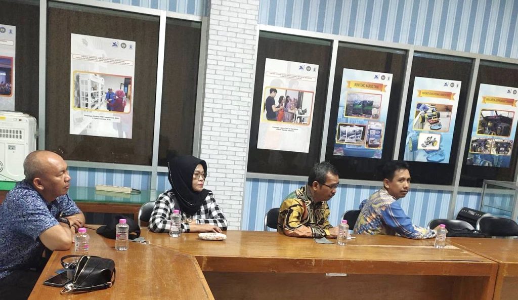 SMK Pab 2 Helvetia Sumatera Utara Menguatkan Pembelajaran dengan Melakukan Studi Banding di Indobot Academy