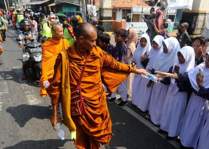 biksu thailand